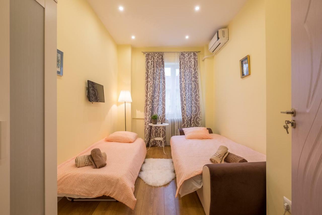 Modern 2 Bedroom Apartment Next To Vitosha Str. Sofia Exteriör bild
