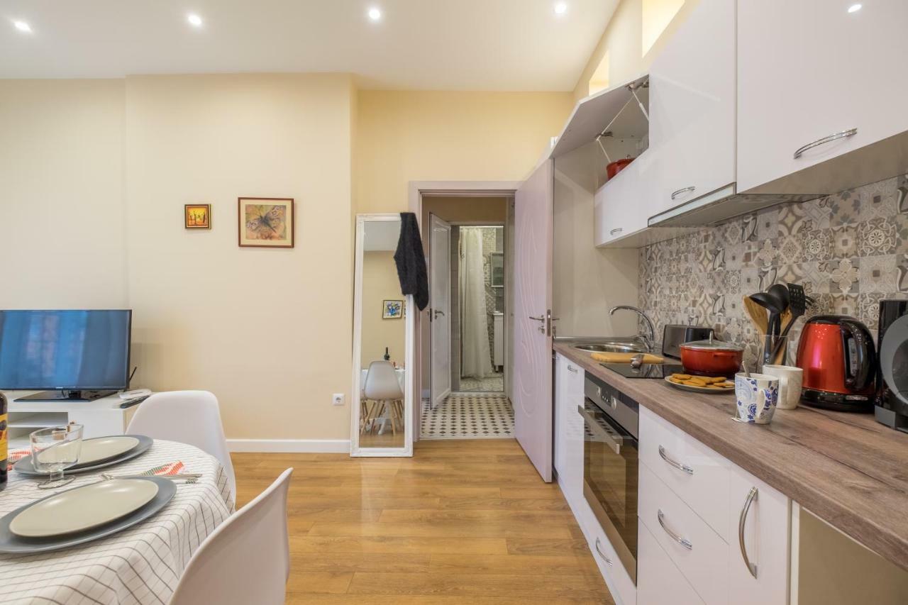 Modern 2 Bedroom Apartment Next To Vitosha Str. Sofia Exteriör bild