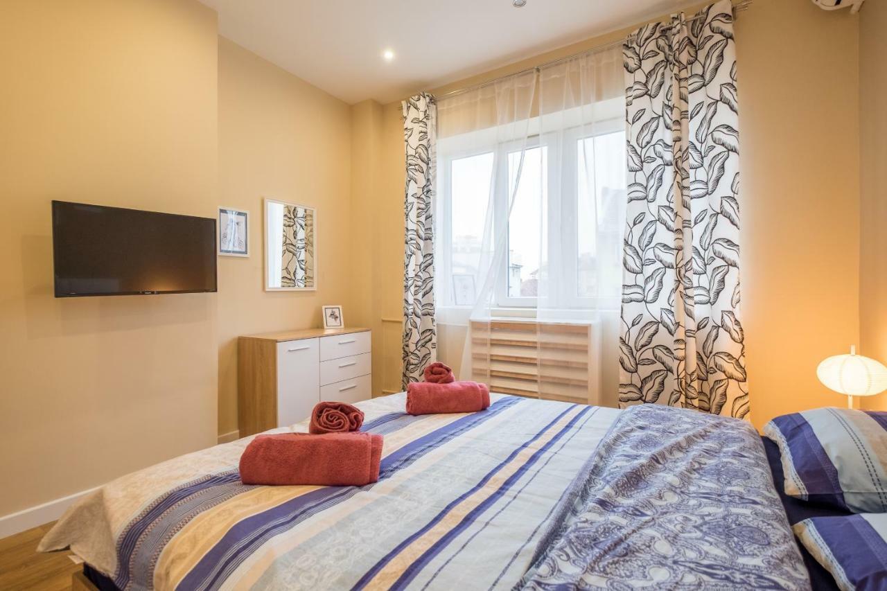 Modern 2 Bedroom Apartment Next To Vitosha Str. Sofia Exteriör bild