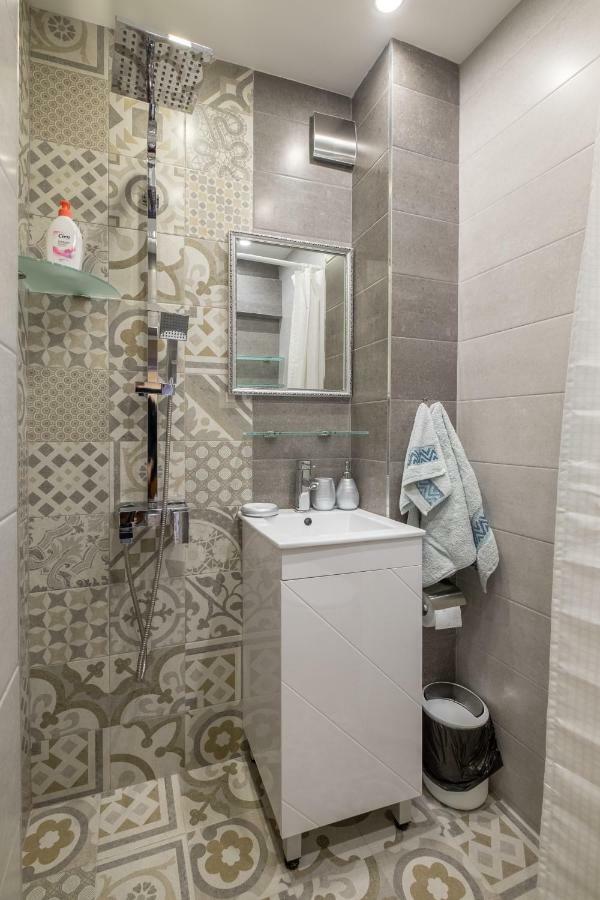 Modern 2 Bedroom Apartment Next To Vitosha Str. Sofia Exteriör bild