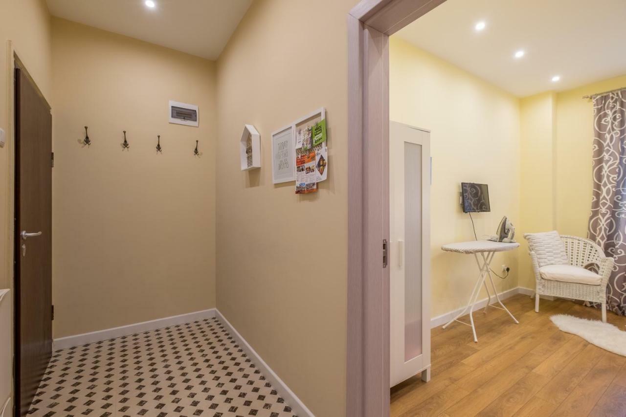 Modern 2 Bedroom Apartment Next To Vitosha Str. Sofia Exteriör bild