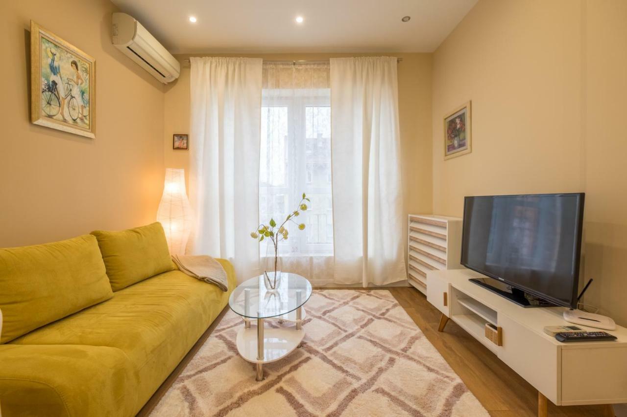 Modern 2 Bedroom Apartment Next To Vitosha Str. Sofia Exteriör bild