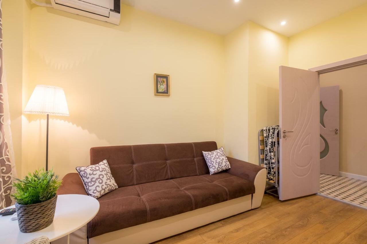 Modern 2 Bedroom Apartment Next To Vitosha Str. Sofia Exteriör bild