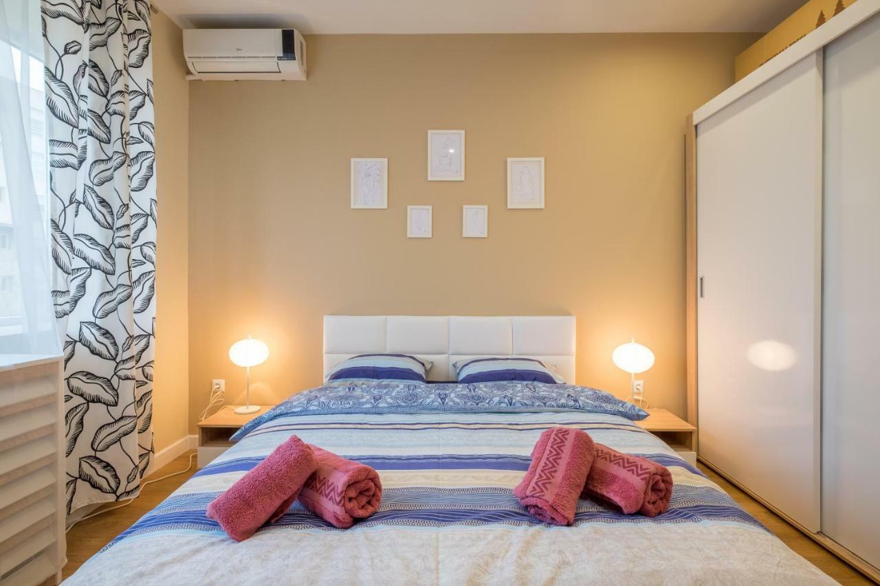 Modern 2 Bedroom Apartment Next To Vitosha Str. Sofia Exteriör bild