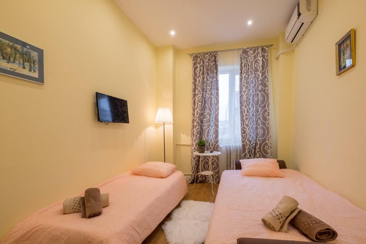Modern 2 Bedroom Apartment Next To Vitosha Str. Sofia Exteriör bild